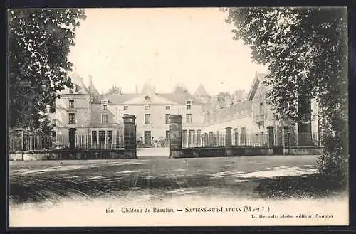 AK Savigné-sur-Lathan, Château de Beaulieu et son entrée majestueuse