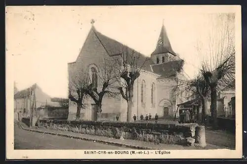 AK Saint-Cyr-en-Bourg, L`église et ses alentours en hiver