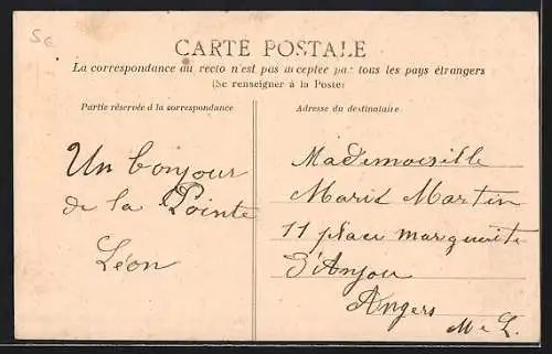 AK La Pointe, La place et le port