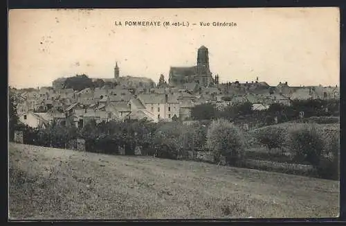 AK La Pommeraye, Vue générale du village et de l`église