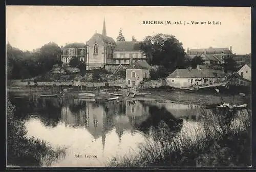 AK Seiches, Vue sur le Loir avec église et maisons au bord de l`eau