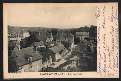 AK Thouarcé, Vue générale du village et des toits anciens