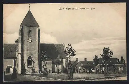 AK Lézigné, Place de l`Église