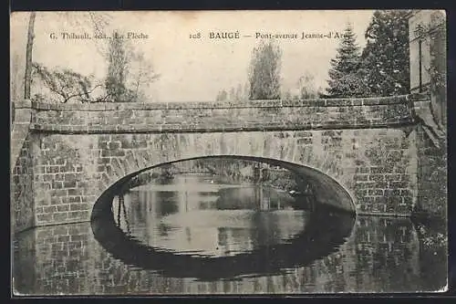 AK Baugé, Pont-avenue Jeanne-d`Arc sur la rivière