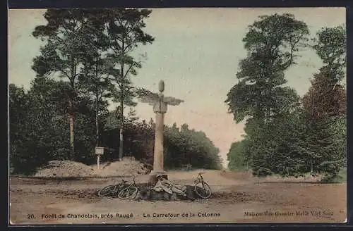 AK Forêt de Chandelais, Le Carrefour de la Colonne avec vélos