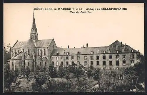 AK Bégrolles-en-Mauges, Abbaye de Bellefontaine vue du côté est