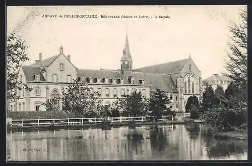 AK Begrolles, Abbaye de Bellefontaine, La facade et le plan d`eau