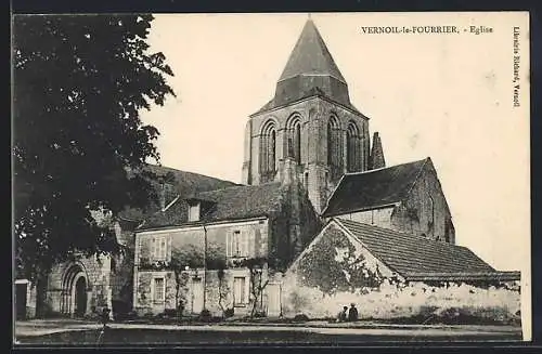 AK Vernoil-le-Fourrier, Église et architecture environnante