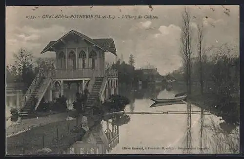 AK Chalain-la-Potherie, L`Étang du Château avec pavillon et barque