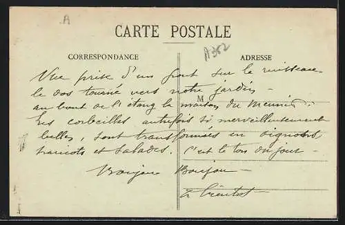 AK Chalain-la-Potherie, L`Étang du Château avec pavillon et barque