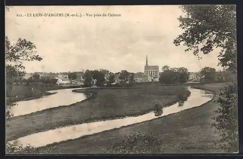 AK Le Lion-d`Angers, Vue prise du Château et de la rivière serpentine