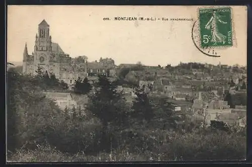 AK Montjean, Vue panoramique du village et de l`église