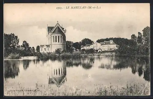 AK Le Marillais, Vue de l`église et son reflet sur l`eau