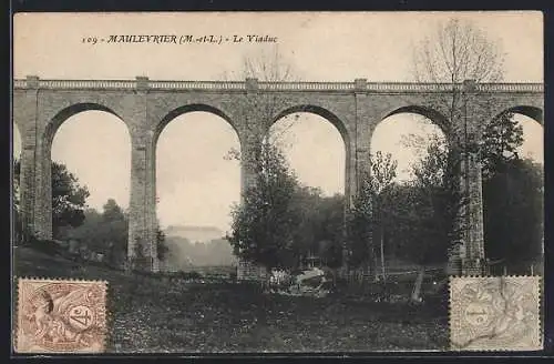 AK Maulévrier, Le Viaduc dans le paysage rural