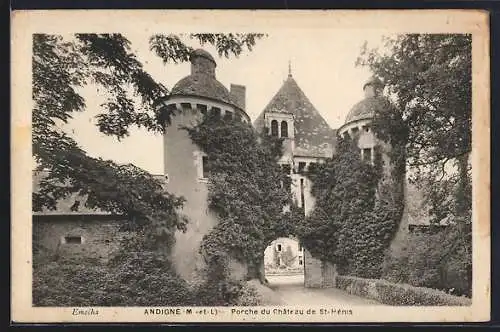 AK Andigné, Porche du Château de St-Henri couvert de lierre