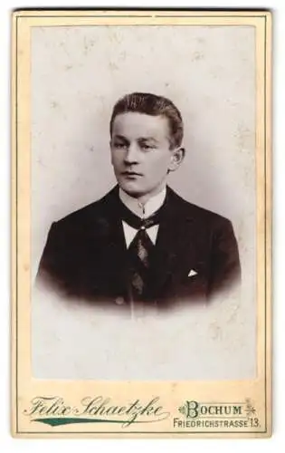 Fotografie Felix Schaetzke, Bochum, Friedrichstrasse 13, Porträt eines jungen Mannes