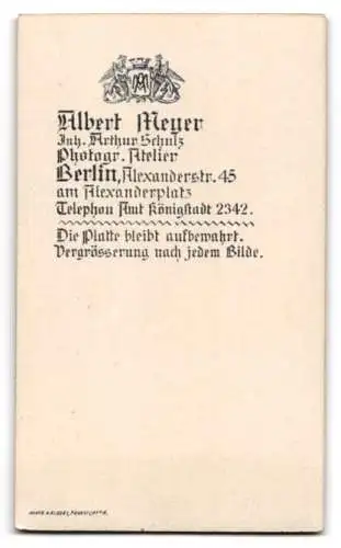 Fotografie Albert Meyer, Berlin, Alexanderstr. 45, Porträt einer Frau