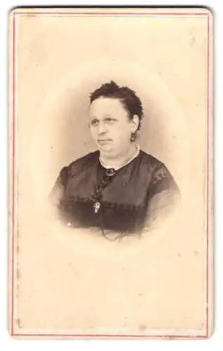 Fotografie G. Gisinger, Leutkirch, Portrait einer Dame