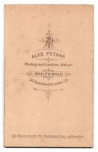 Fotografie Alex Putzar, Greifswald, Bahnhofstrasse 53, Porträt eines Mannes mit Bart