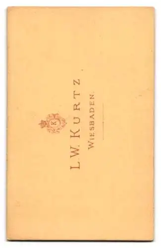 Fotografie L.W. Kurtz, Wiesbaden, Porträt einer Dame