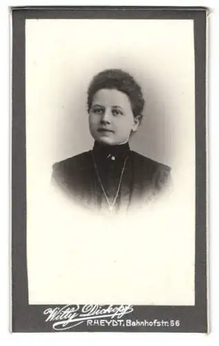 Fotografie Willy Dickopf, Rheydt, Bahnhofstrasse 56, Portrait einer Frau