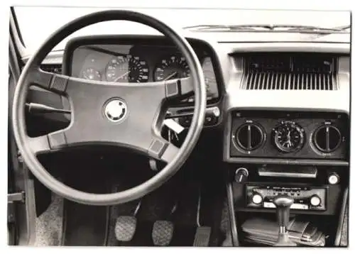 Fotografie Auto BMW, Cockpit - Armaturen, Innenansicht, Werkfoto