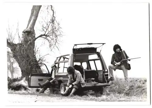 Fotografie Auto Chrysler Matra Simca Rancho, Geländewagen, Jagdgesellschaft geht auf die Pirsch, Werkfoto