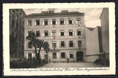 AK Wien, Schülerherberge des Stadtschulrates für Wien, Augartenstrasse 3, Hofansicht