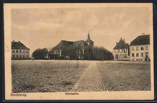 AK Rendsburg, Paradeplatz mit Kirche