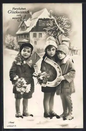 Foto-AK Amag Nr.64552 /3: Glückwunsch zum neuen Jahr, Drei Kinder mit Hufeisen