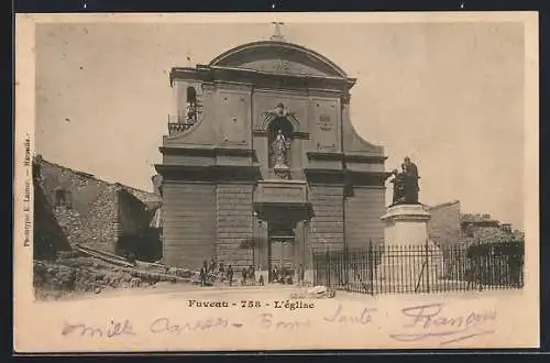 AK Fuveau, L`église avec statue à l`entrée