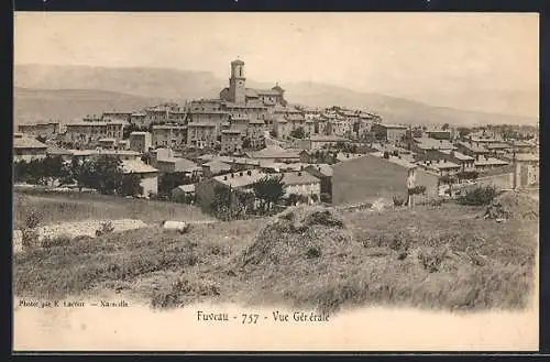 AK Fuveau, Vue générale du village et des collines environnantes