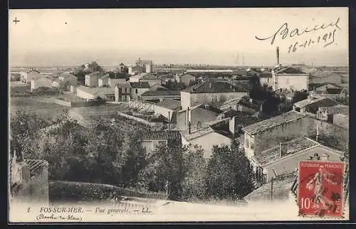 AK Fos-sur-Mer, Vue générale des toits et bâtiments du village