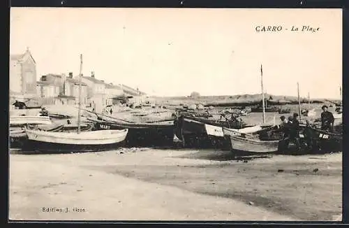 AK Carro, La Plage avec des bateaux de pêche sur le rivage