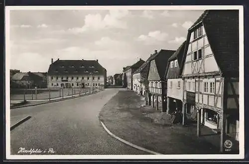 AK Hirschfelde i.Sa., Strasse am Marktplatz