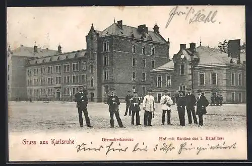 AK Karlsruhe, Grenadierkaserne, Hof mit Kantine des I. Bataillons