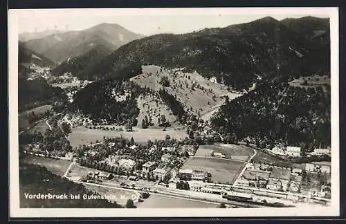 AK Vorderbruck bei Gutenstein, Gesamtansicht mit Bergpanorama von oben