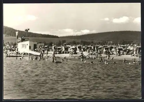 AK Hohenfelden bei Erfurt, Stausee, Urlauber am Strand