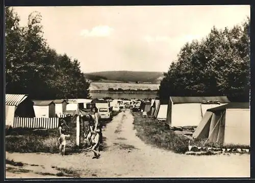 AK Hohenfelden bei Erfurt, Zeltplatz, Urlauberfamilie