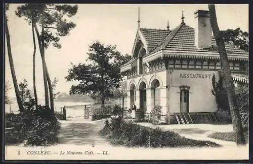 AK Conleau, Le Nouveau Café et vue sur la mer