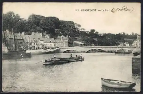 AK Hennebont, Le Port avec bateaux et pont en arrière-plan