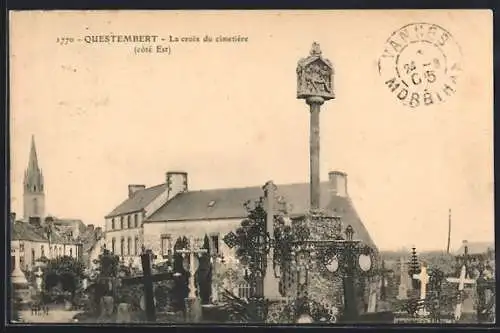 AK Questembert, La croix du cimetière, côté Est