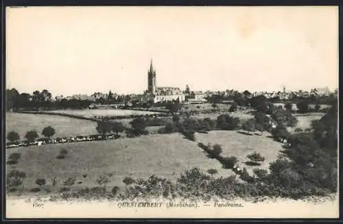 AK Questembert, Panorama du village et de l`église en arrière-plan