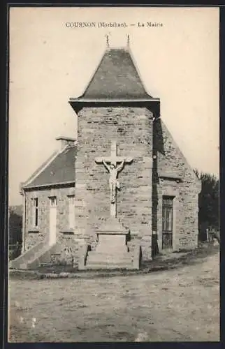 AK Cournon, La Mairie et le Crucifix devant l`entrée