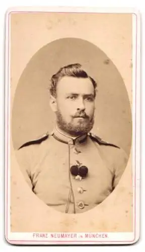 Fotografie Franz Neumayer, München, Neuhauserstr. 29, Ansicht München, Front des Ateliers mit Schaufenster
