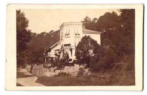 Fotografie unbekannter Fotograf, Ansicht Bad Freienwalde, Partie an der Villa Austria im Kurpark