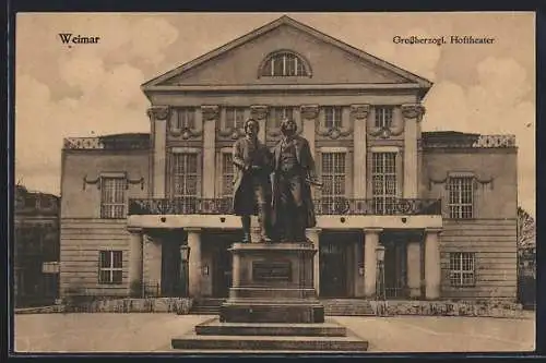 AK Weimar / Thüringen, Hoftheater mit Goethe-Schiller-Denkmal