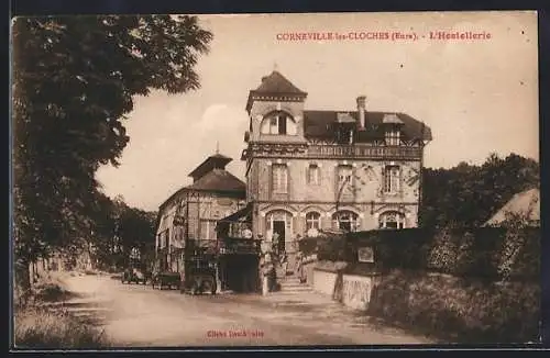 AK Corneville-les-Cloches, L`Hostellerie avec bâtiments environnants