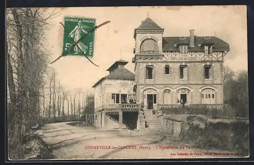 AK Corneville-les-Cloches, L`Hostellerie des Cloches et route bordée d`arbres