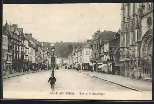 AK Pont-Audemer, Rue de la République et architecture historique